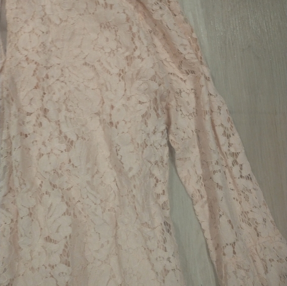 Pretty  peach all lace‎ top - Picture 6 of 7